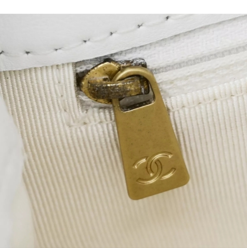 CHANEL 🔥Rare🔥 Wild Stitch Lambskin Quilted Chain Shoulder Bag! - Picture 15 of 16